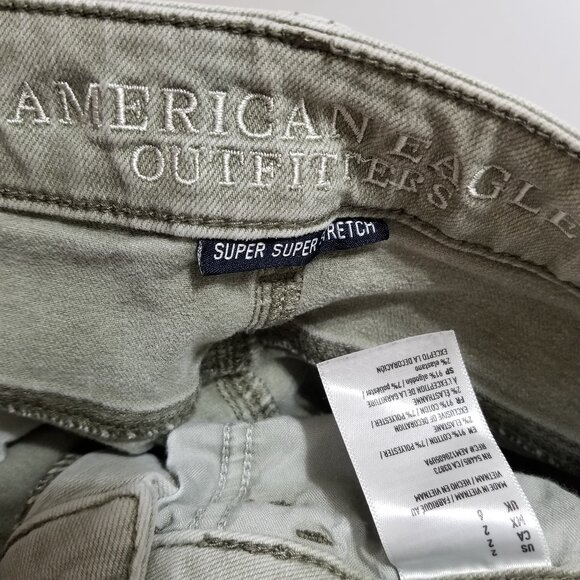 American Eagle shorts 2 Hi-Rise Shortie stretch denim jean frayed raw hem cuffed - Picture 13 of 14